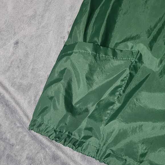 VTG Soffe Athletic Medium Coach Jacket Made USA Bulls Gym Surfing Windbreaker - Picture 10 of 11